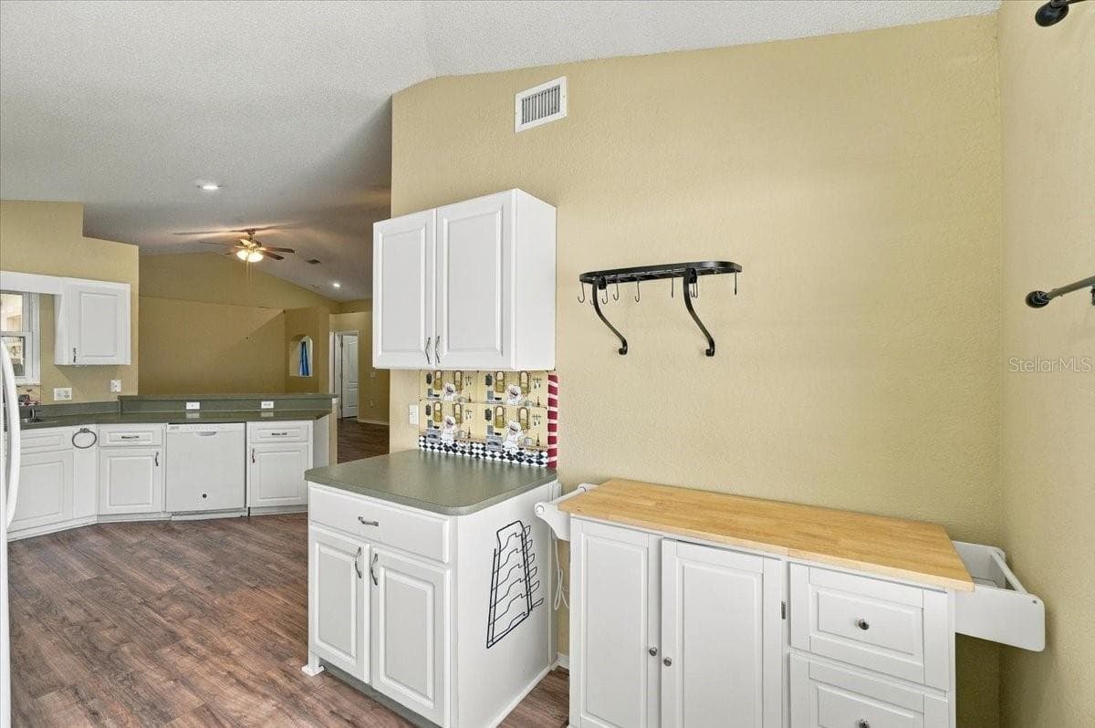 Single Family Residence at 593 TERRANOVA CIR, WINTER HAVEN, photo 15 of 70