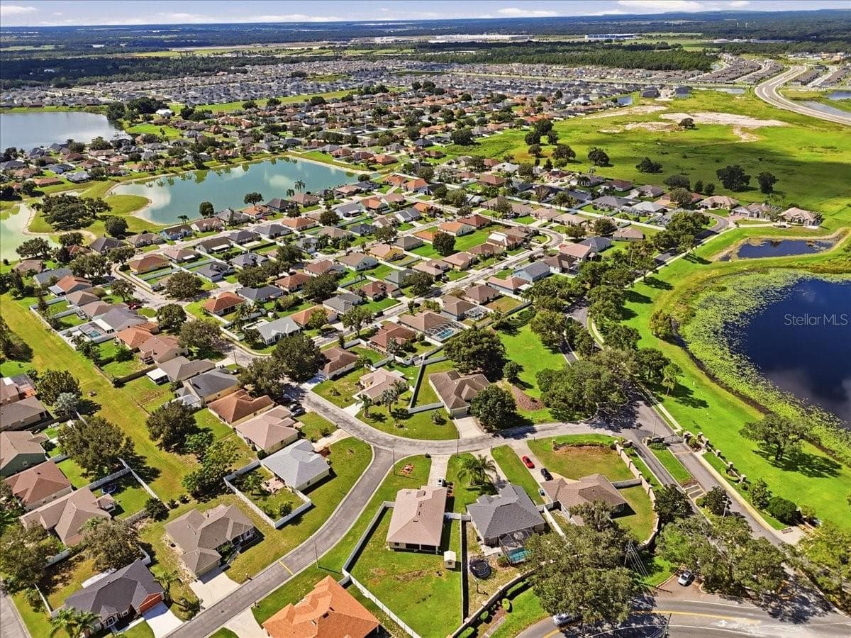 Single Family Residence at 593 TERRANOVA CIR, WINTER HAVEN, photo 62 of 70