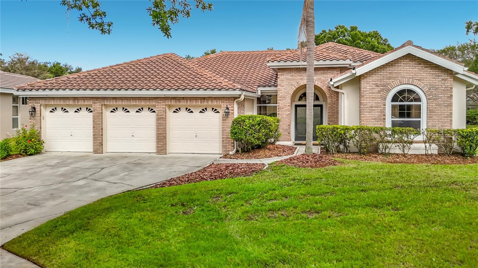 Single Family Residence at 8704 BROADGREEN CT, TAMPA, photo 5 of 91