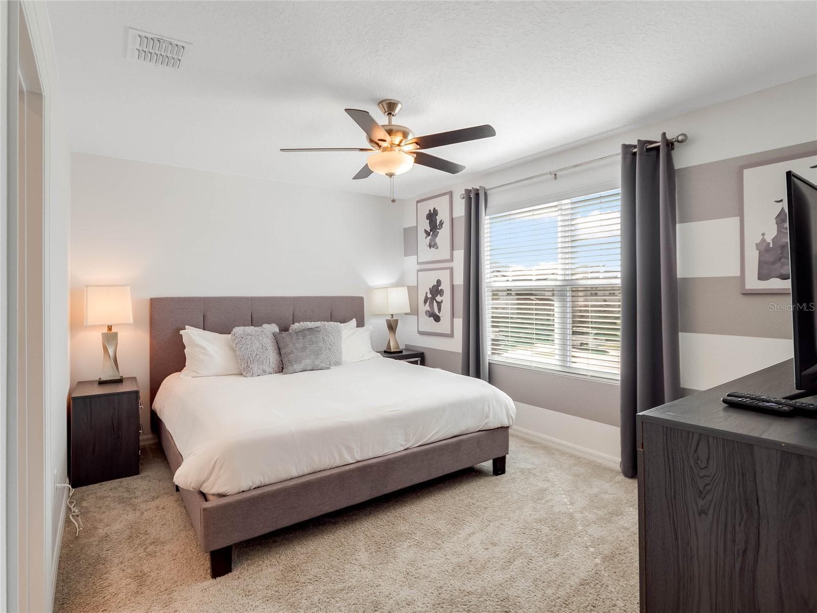 Mickey Black and White room - 8951 HILTON RIDGE AVE, KISSIMMEE