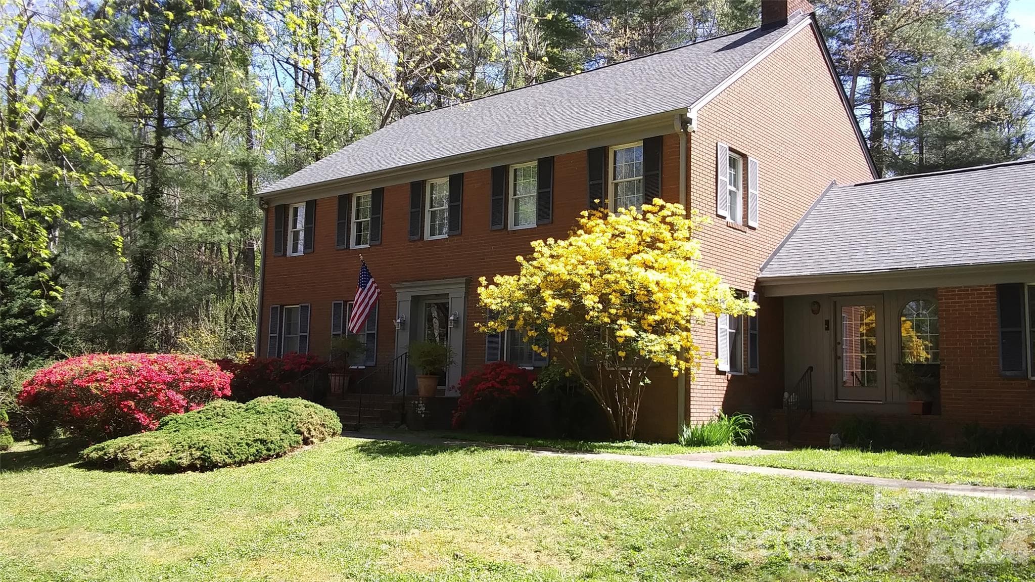 Single Family Residence at 200 Heathcote Road, Hendersonville, photo 2 of 46