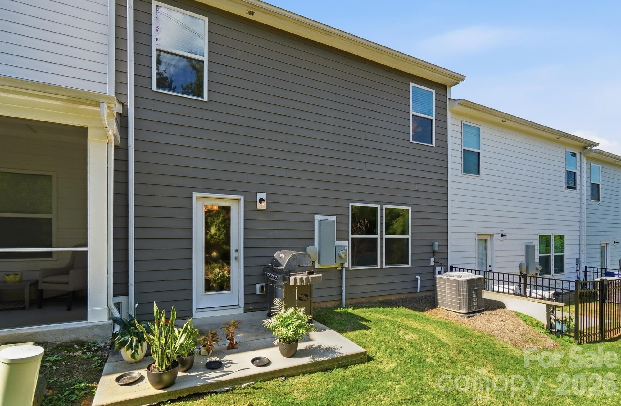 Townhouse at 1138 Streamside Lane, York, photo 36 of 42