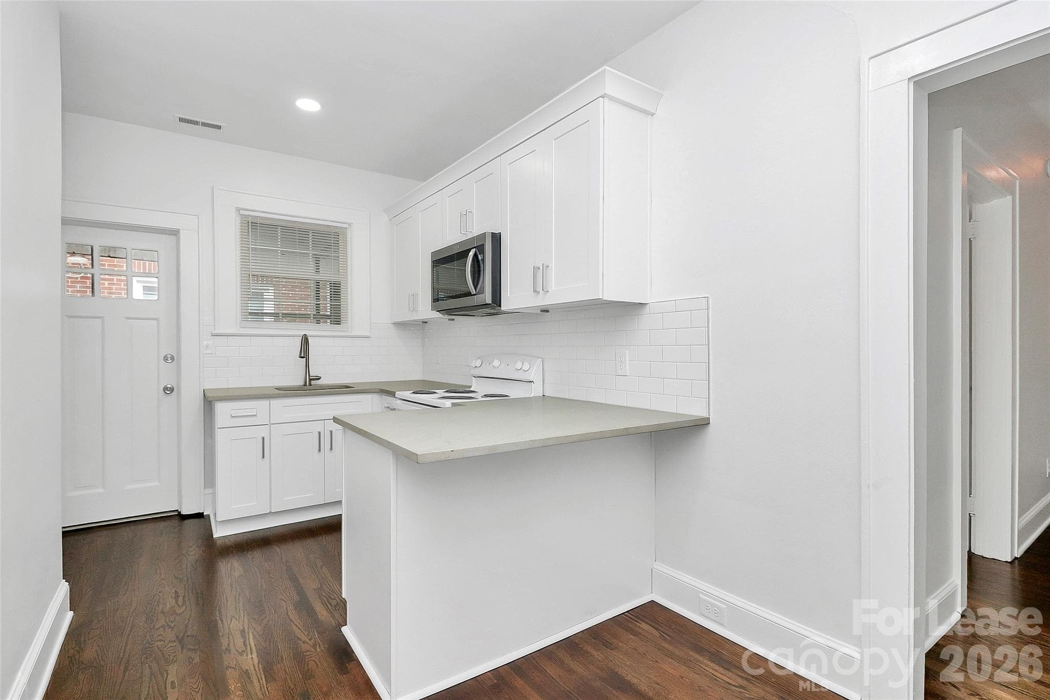 Apartment at 908 S York Street, Gastonia, photo 5 of 12
