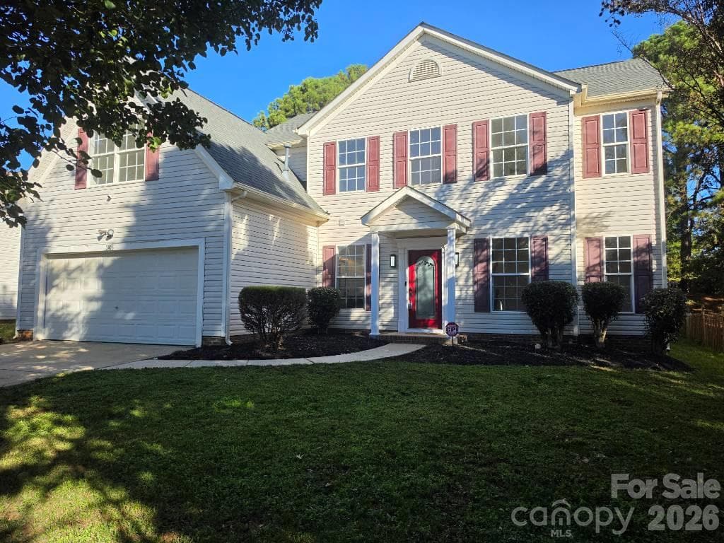 Single Family Residence at 5708 Falls Ridge Lane, Charlotte, photo 2 of 47