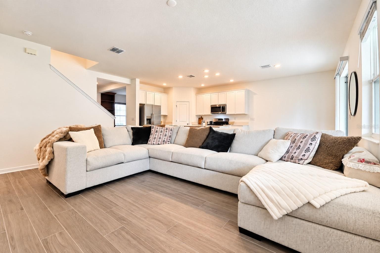 Single Family Residence at 3975 WILLOWBROOK DR, EDGEWATER, photo 13 of 46