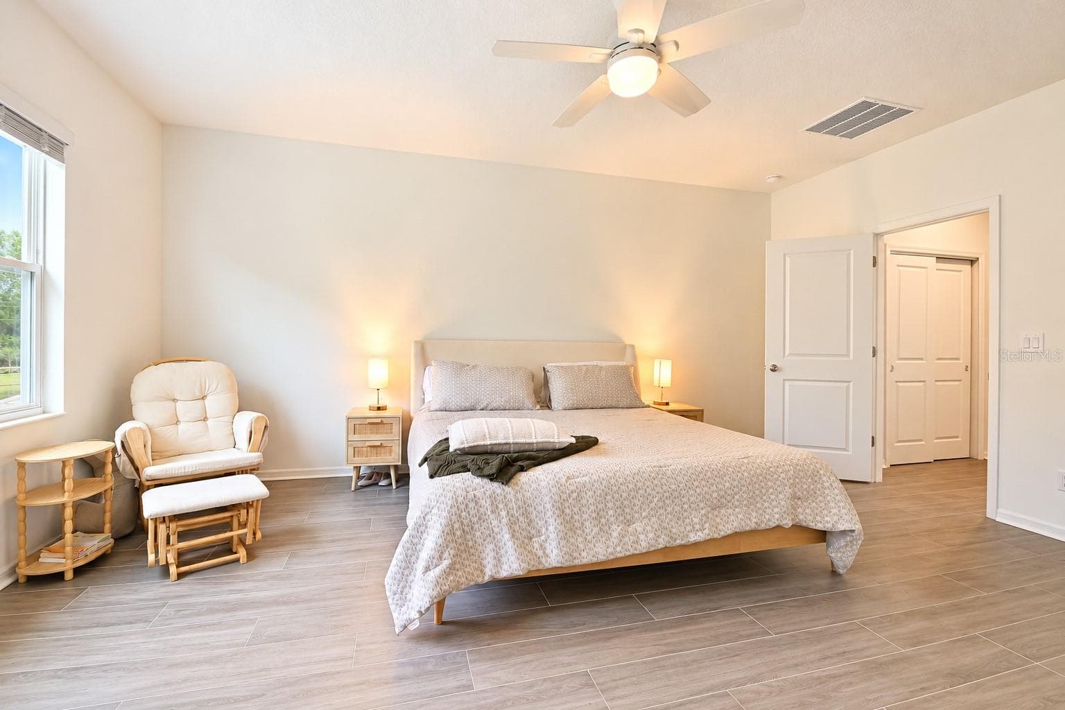 Single Family Residence at 3975 WILLOWBROOK DR, EDGEWATER, photo 18 of 46
