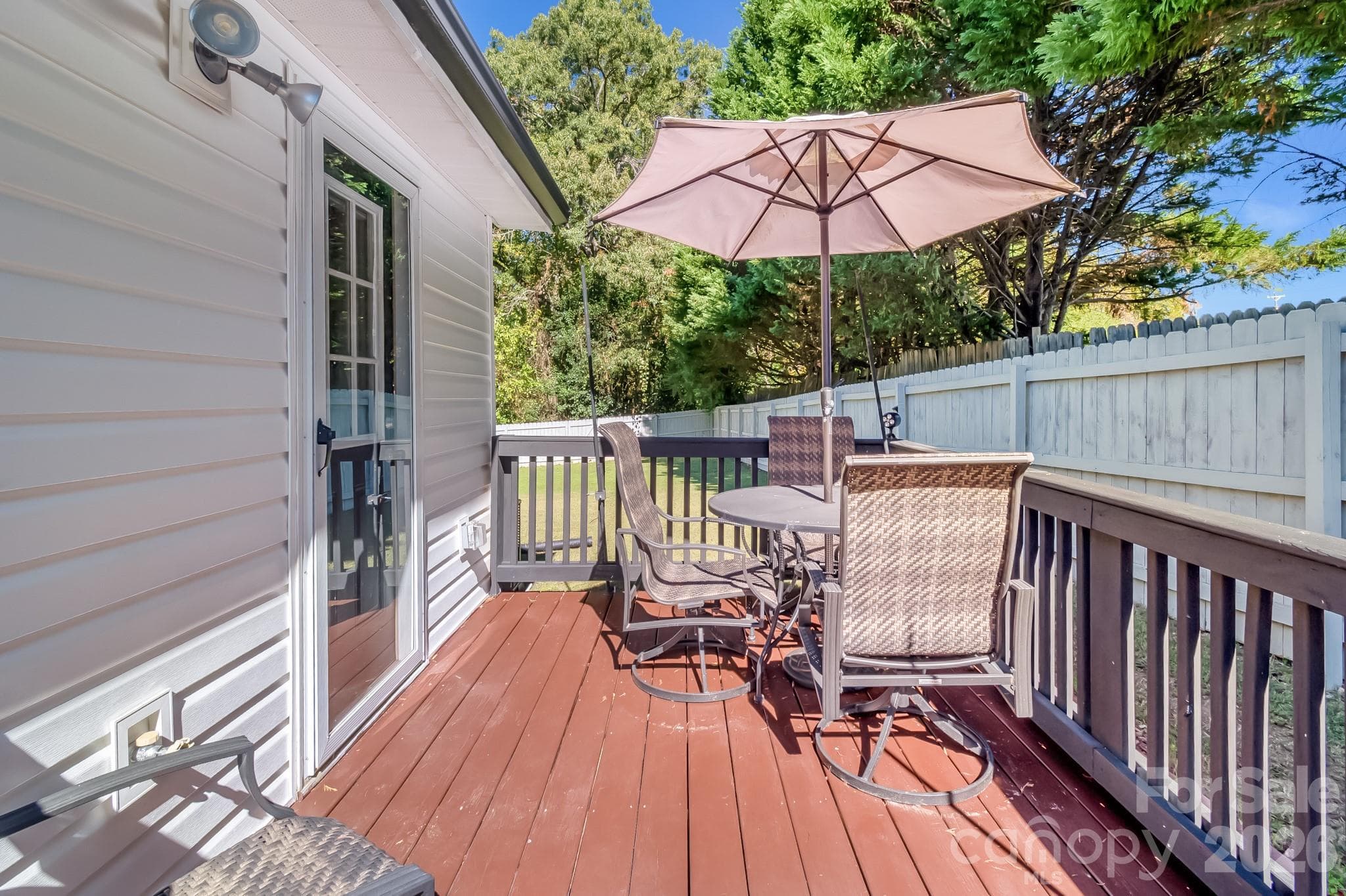 Spacious Deck - 112 W Poplar Street, Stanley