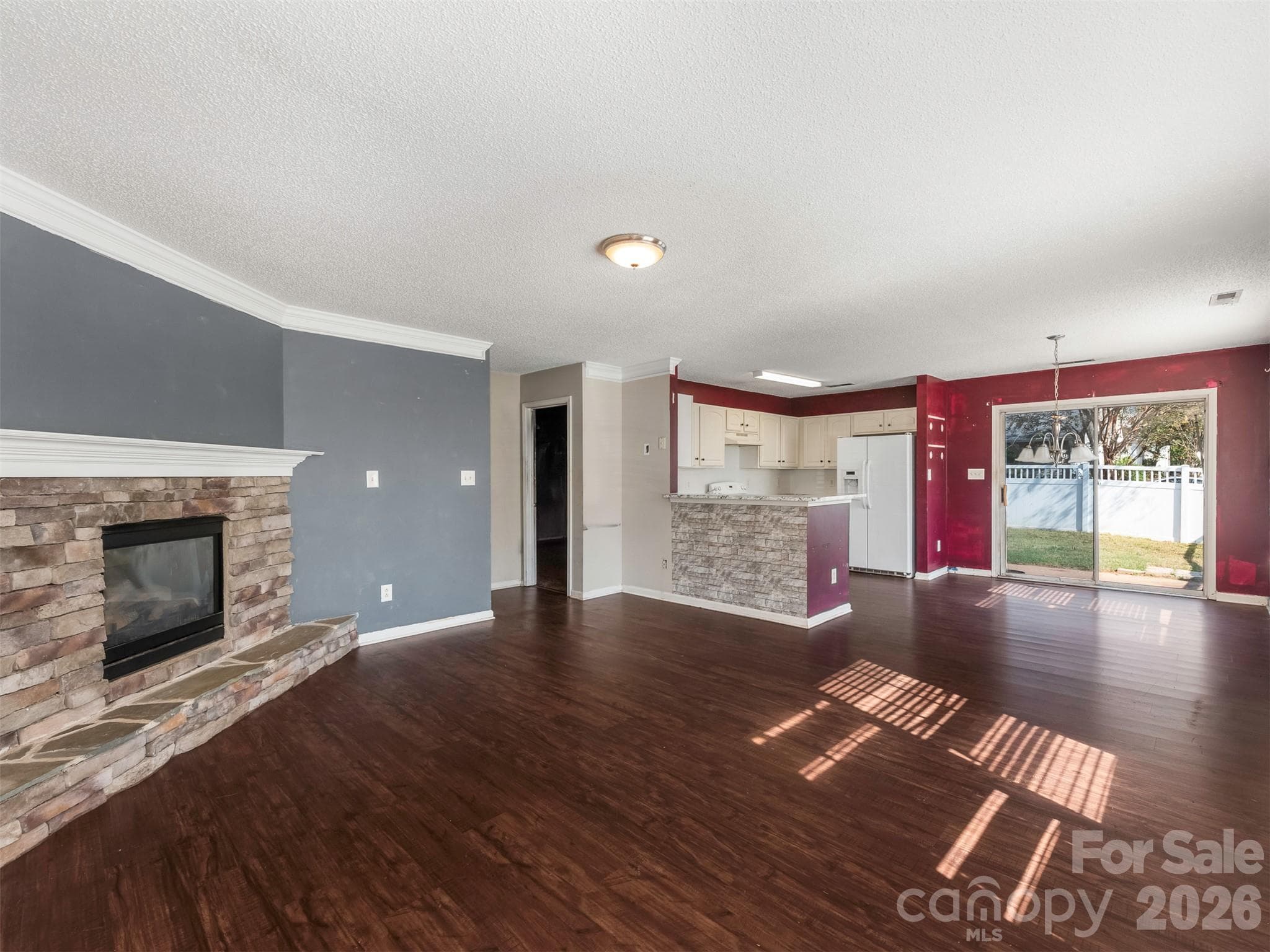 Single Family Residence at 343 Amir Circle, Matthews, photo 4 of 44