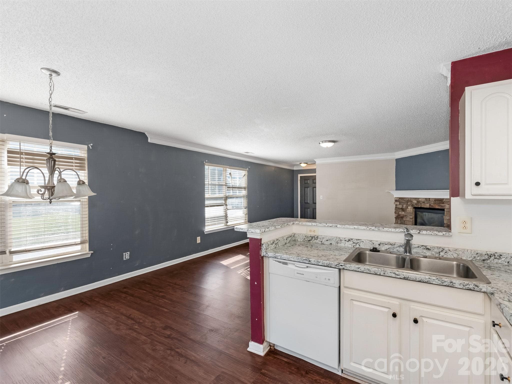 Single Family Residence at 343 Amir Circle, Matthews, photo 11 of 44