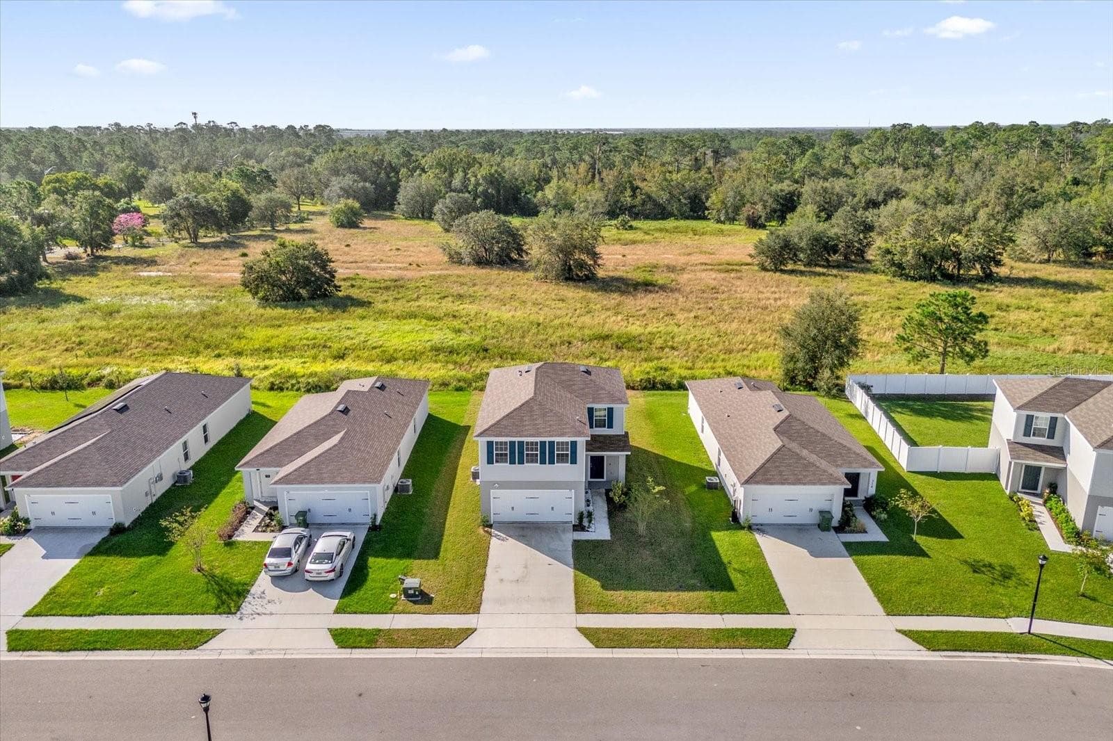 Single Family Residence at 718 EAGLE LANDING BLVD, WINTER HAVEN, photo 3 of 33