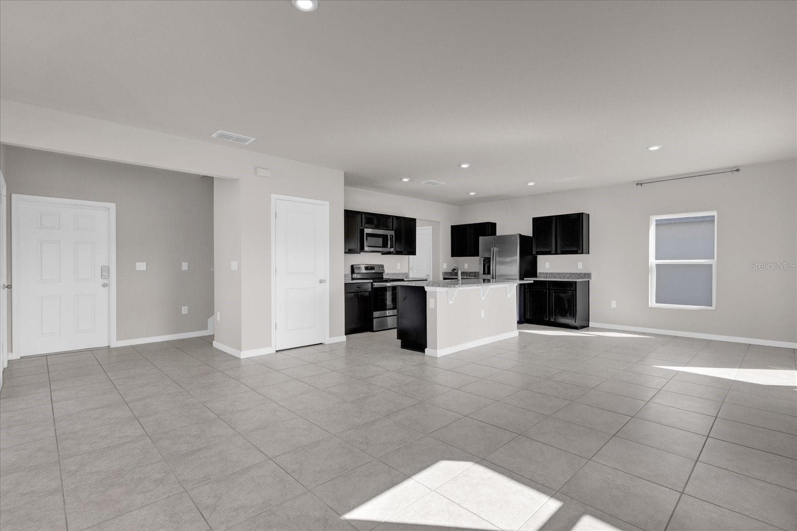 Single Family Residence at 718 EAGLE LANDING BLVD, WINTER HAVEN, photo 5 of 33