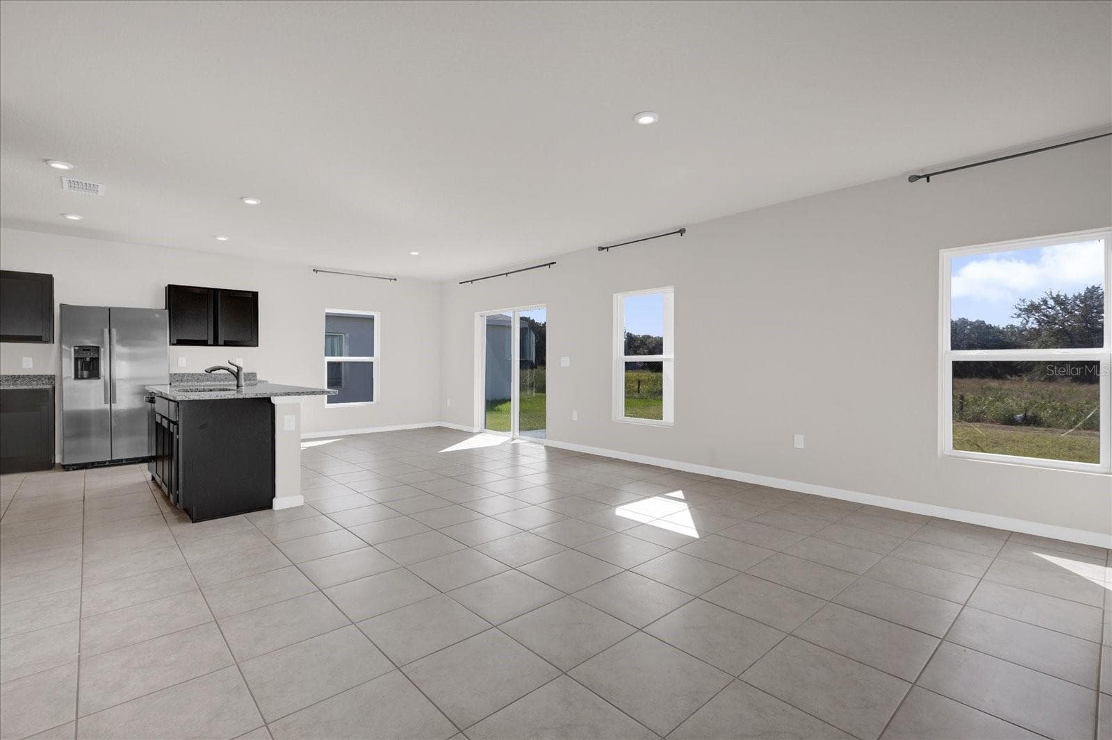 Single Family Residence at 718 EAGLE LANDING BLVD, WINTER HAVEN, photo 9 of 33