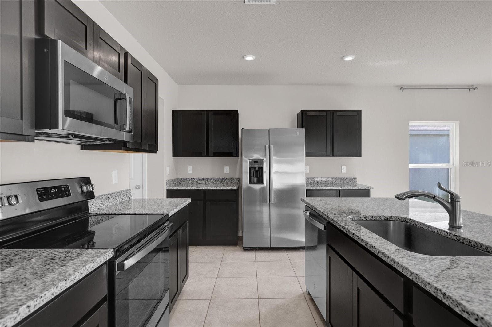 Single Family Residence at 718 EAGLE LANDING BLVD, WINTER HAVEN, photo 10 of 33