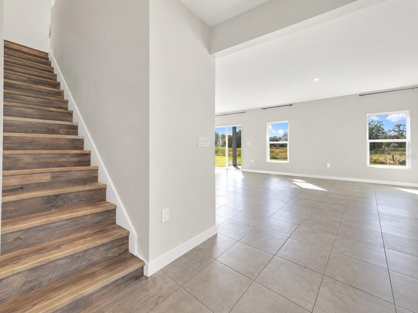 Single Family Residence at 718 EAGLE LANDING BLVD, WINTER HAVEN, photo 13 of 33