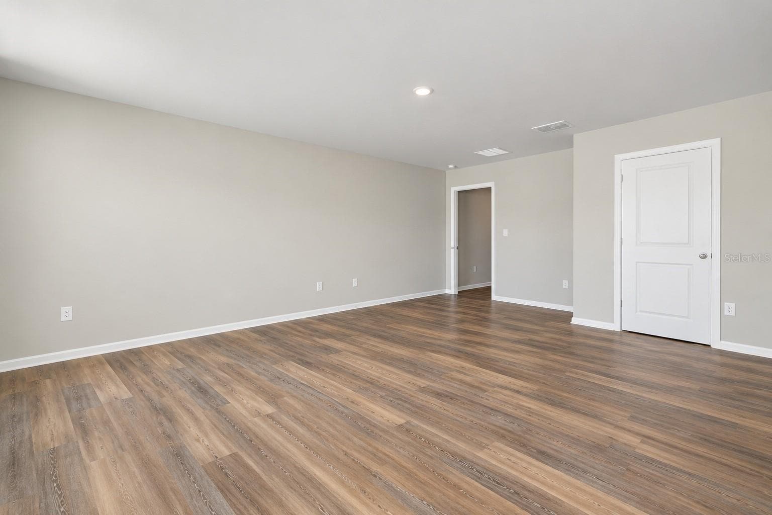 Single Family Residence at 718 EAGLE LANDING BLVD, WINTER HAVEN, photo 17 of 33