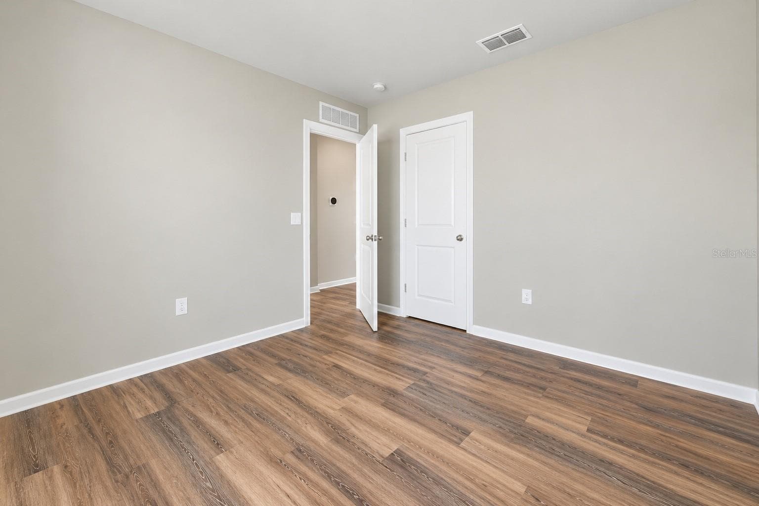 Single Family Residence at 718 EAGLE LANDING BLVD, WINTER HAVEN, photo 20 of 33