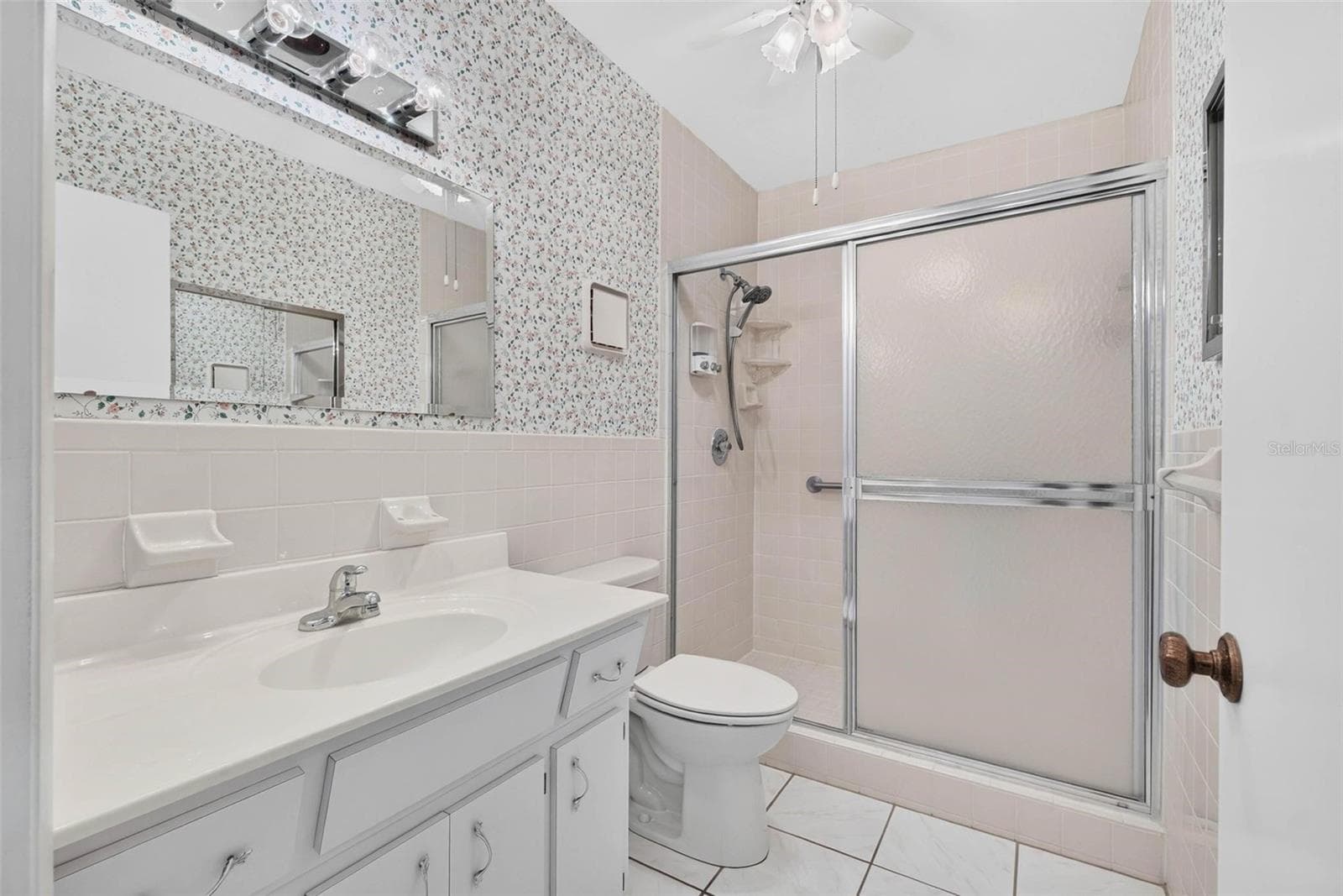 Primary En-suite Bathroom - 2221 SWEDISH DR #53, CLEARWATER