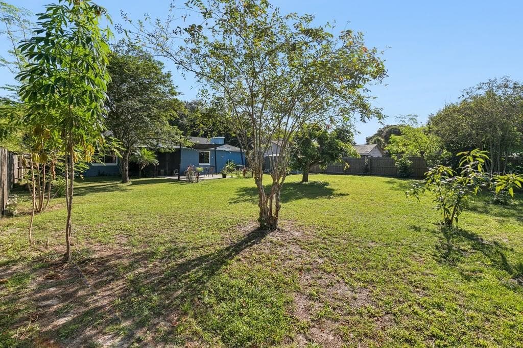 Large Backyard - 8509 LYONIA DR, ORLANDO