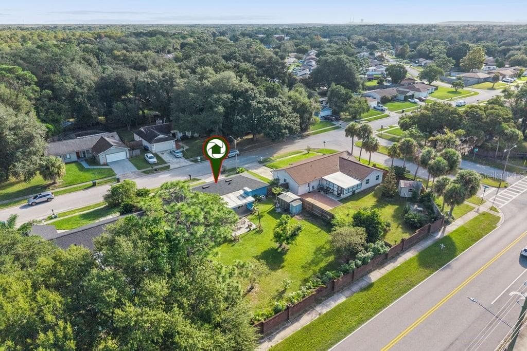 Mature Landscaping - 8509 LYONIA DR, ORLANDO