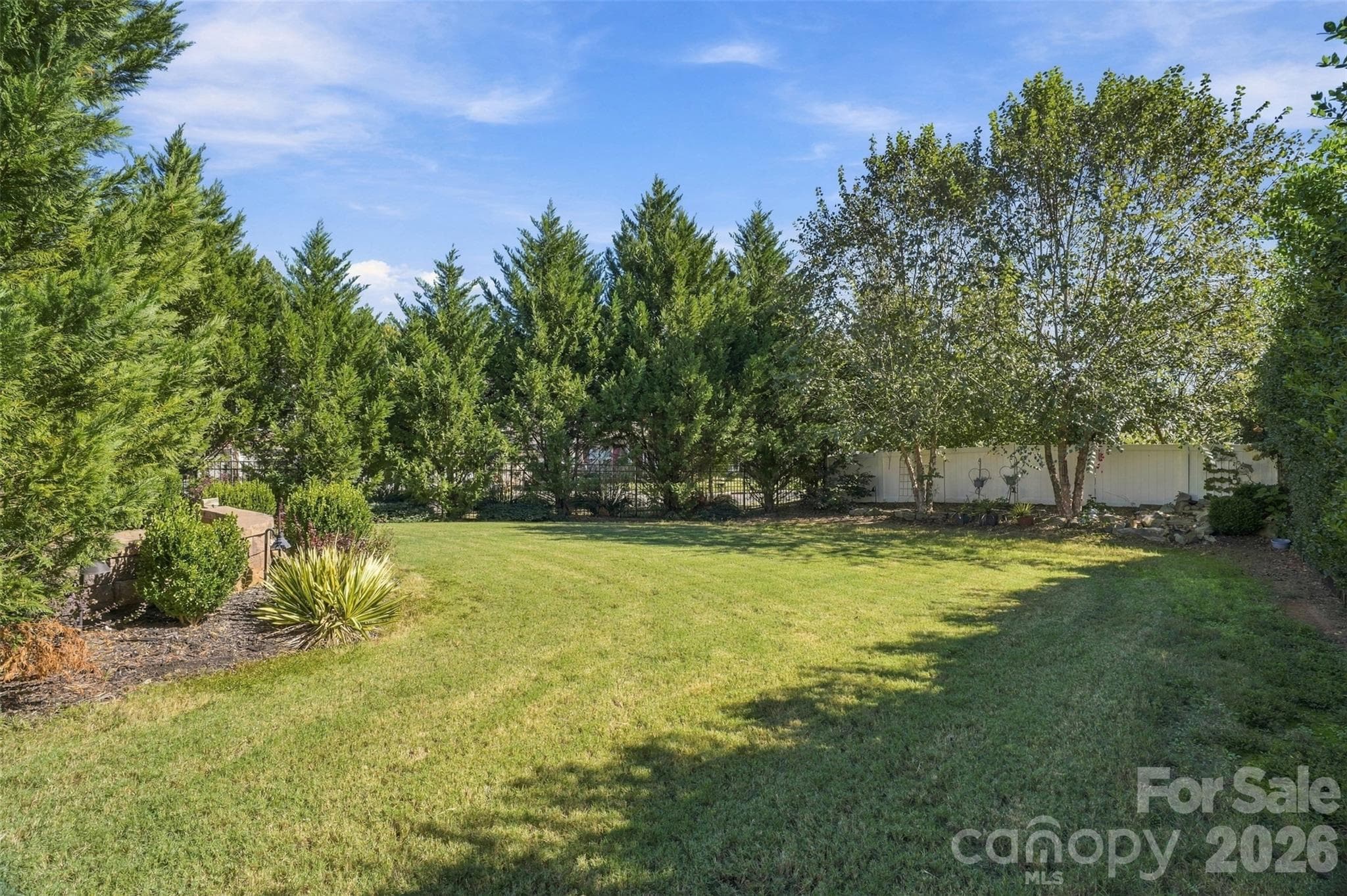 Private fenced yard - 2001 Blackberry Lane, Lancaster