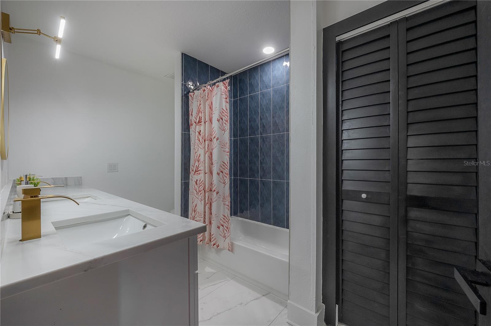 Single Family Residence at 2118 S VENUS ST, TAMPA, photo 17 of 24