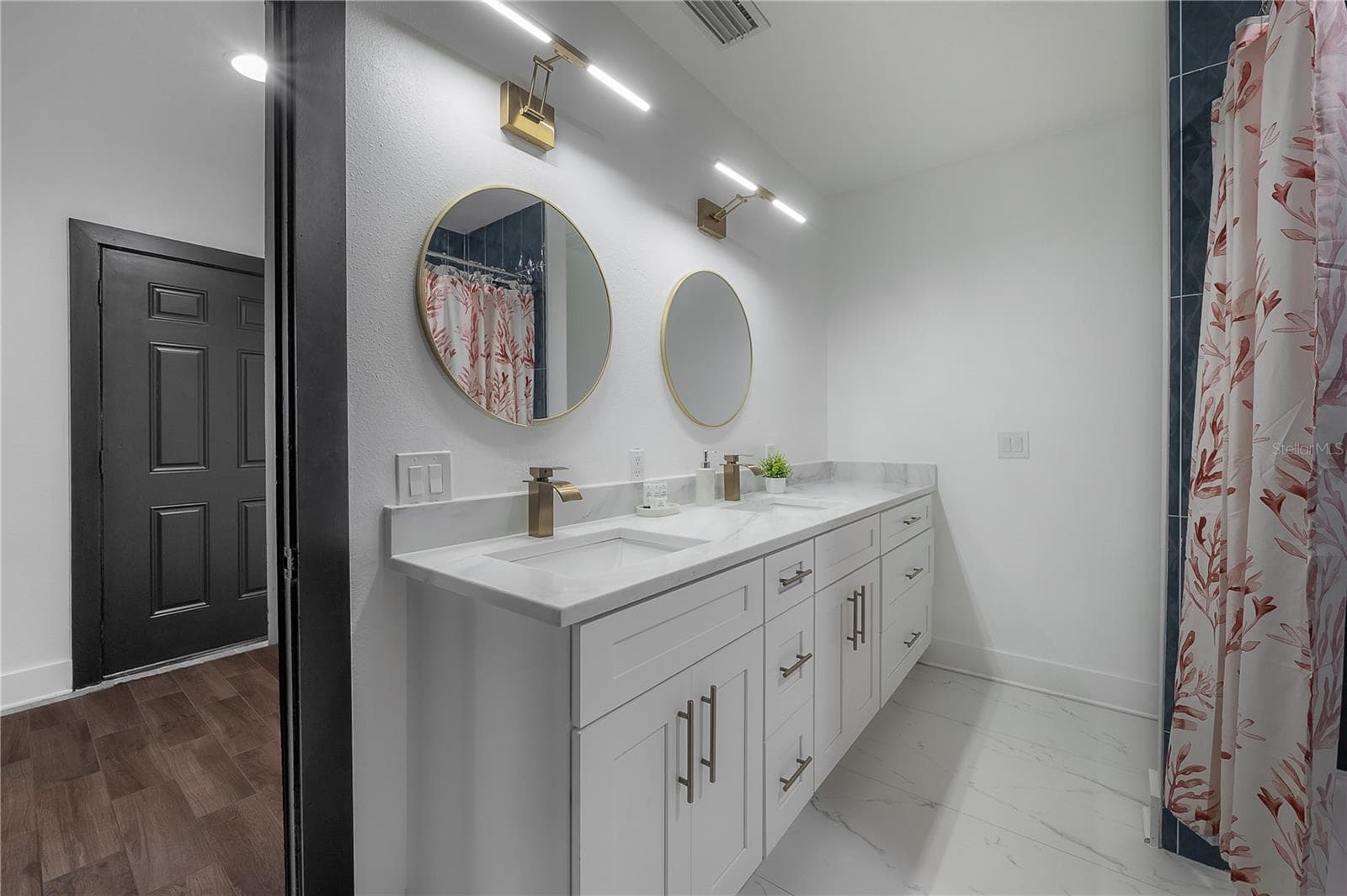 Single Family Residence at 2118 S VENUS ST, TAMPA, photo 18 of 24