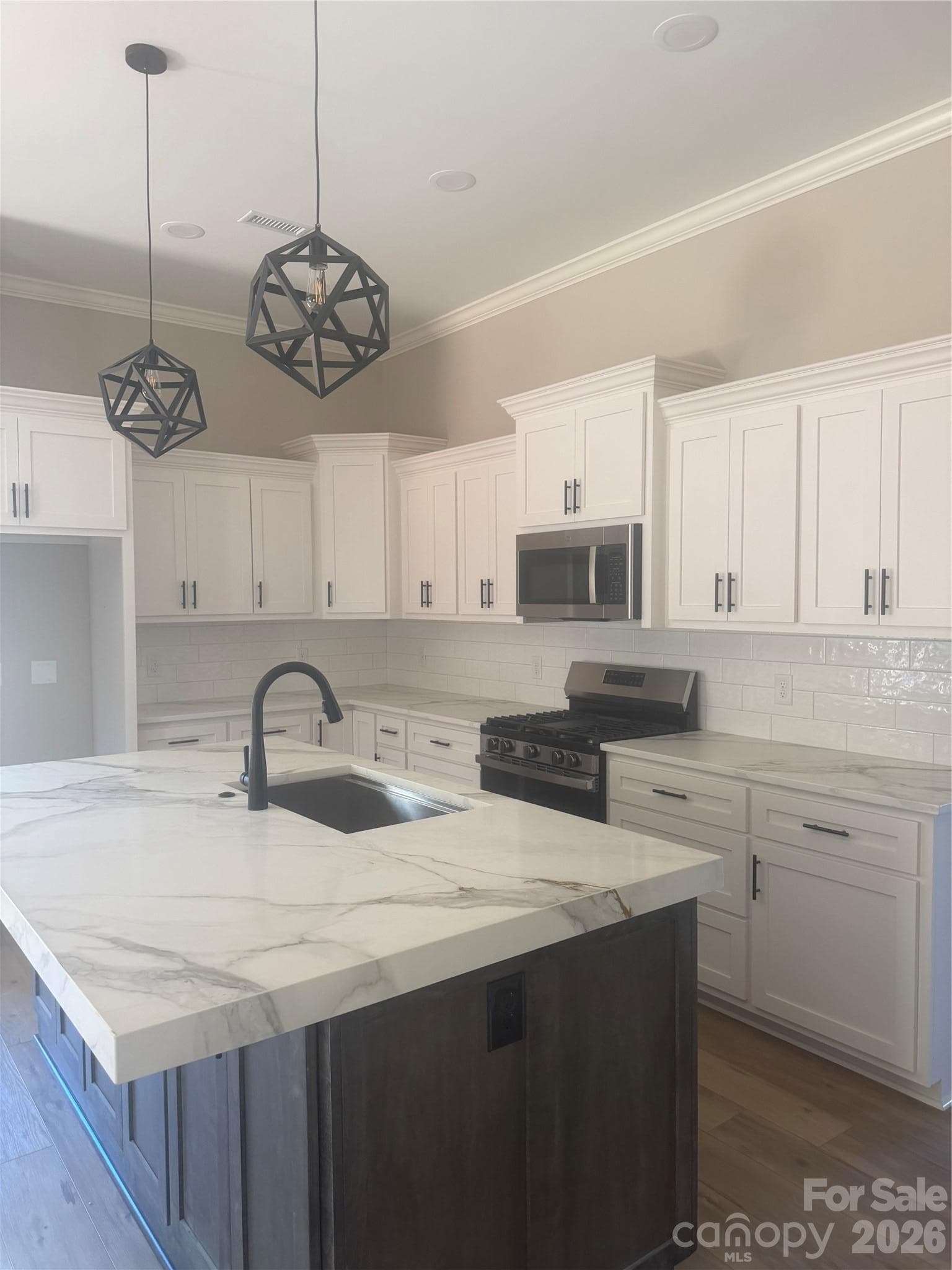 Single Family Residence at 4917 Southview Drive, Hickory, photo 11 of 20