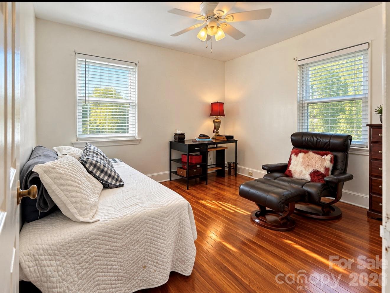 Single Family Residence at 4310 Dinglewood Avenue, Charlotte, photo 7 of 18