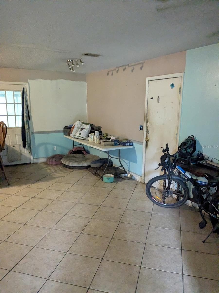 Single Family Residence at 9910 OAK HAVEN RD, PENSACOLA, photo 12 of 28