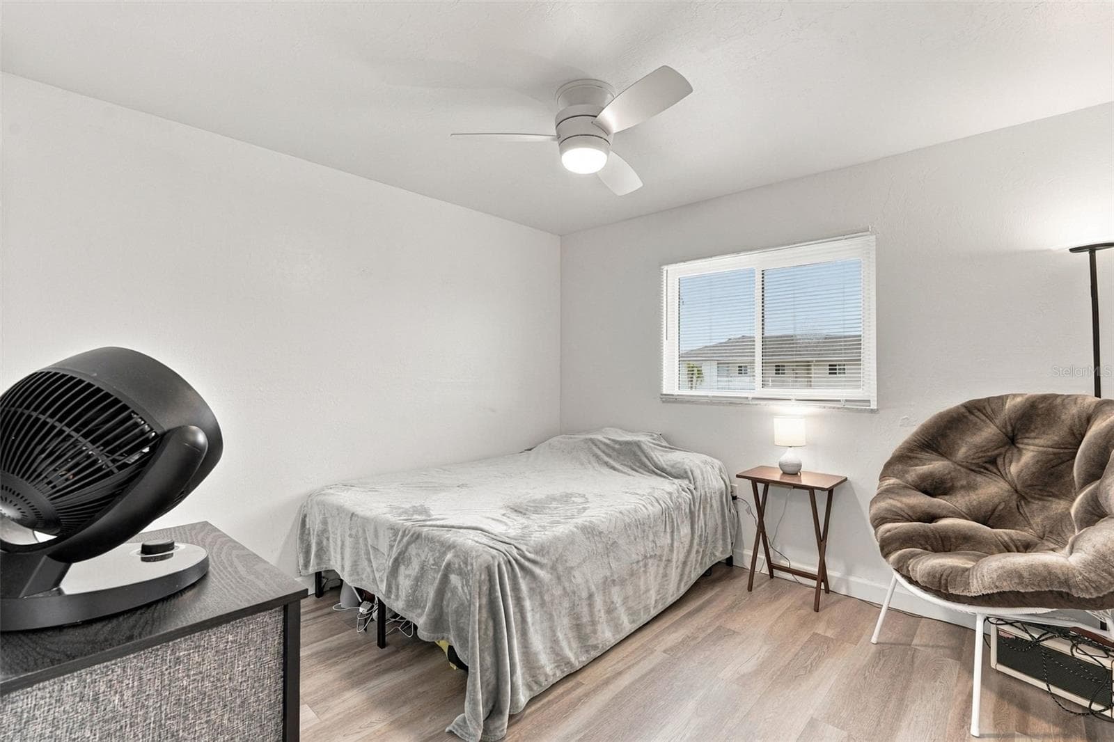 Light and Airy Second Bedroom with Ceiling Fan - 12538 SW KINGSWAY CIR #1008, LAKE SUZY