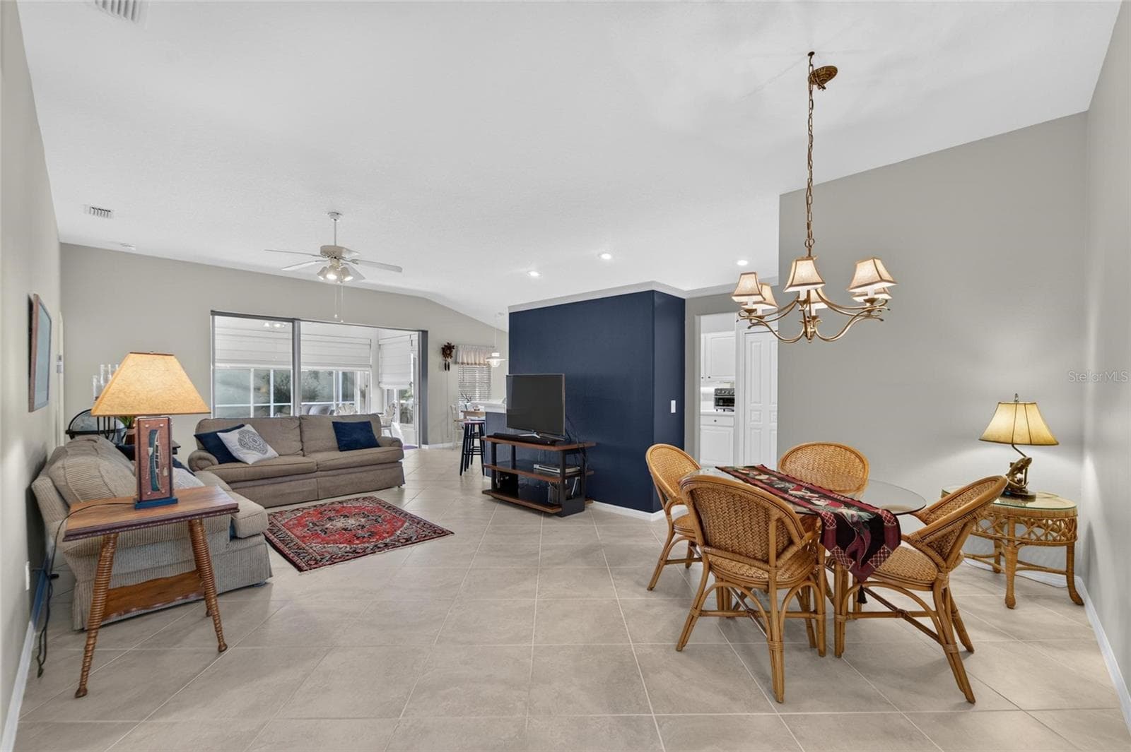 Single Family Residence at 174 BRAEMAR AVE, VENICE, photo 5 of 99