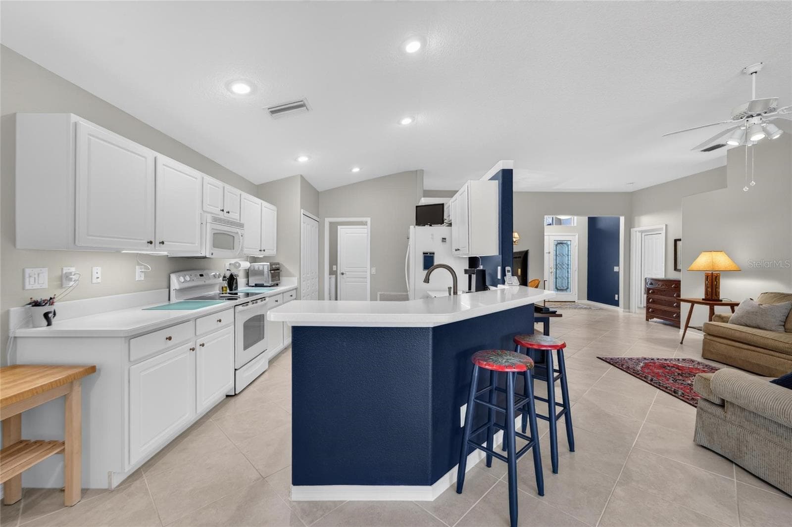 Single Family Residence at 174 BRAEMAR AVE, VENICE, photo 20 of 99