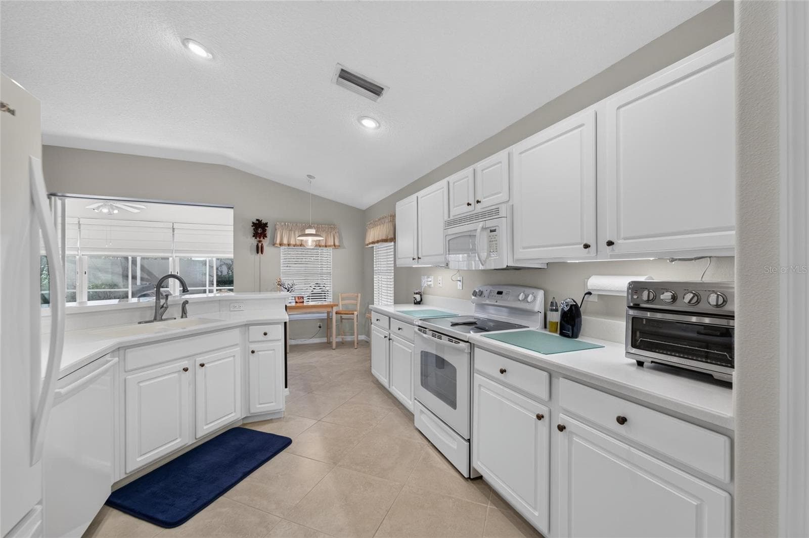 Single Family Residence at 174 BRAEMAR AVE, VENICE, photo 23 of 99