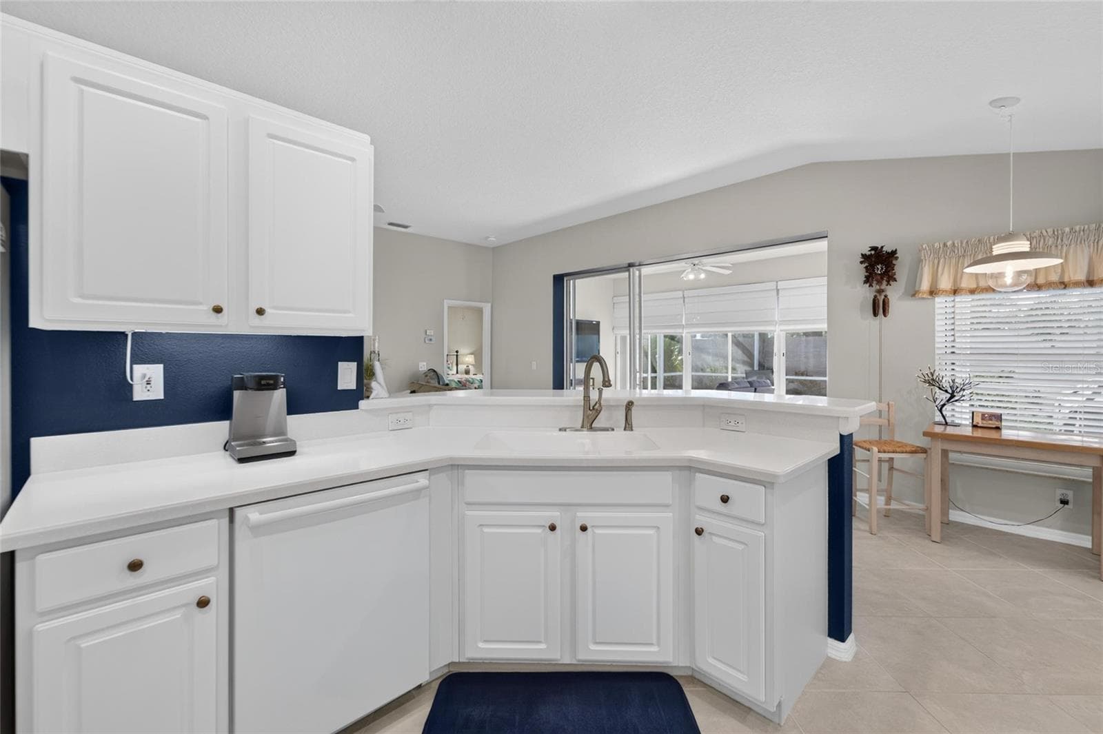 Single Family Residence at 174 BRAEMAR AVE, VENICE, photo 24 of 99