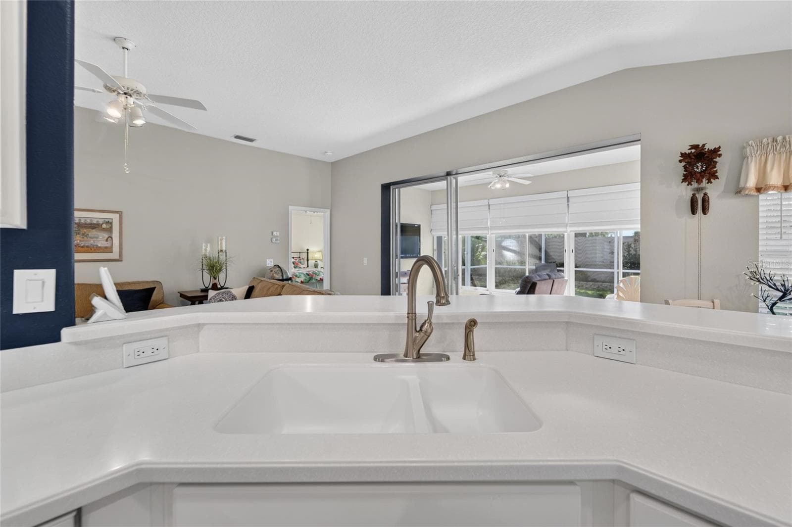 Single Family Residence at 174 BRAEMAR AVE, VENICE, photo 25 of 99
