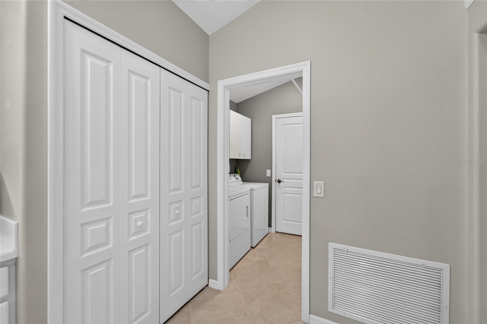Single Family Residence at 174 BRAEMAR AVE, VENICE, photo 27 of 99