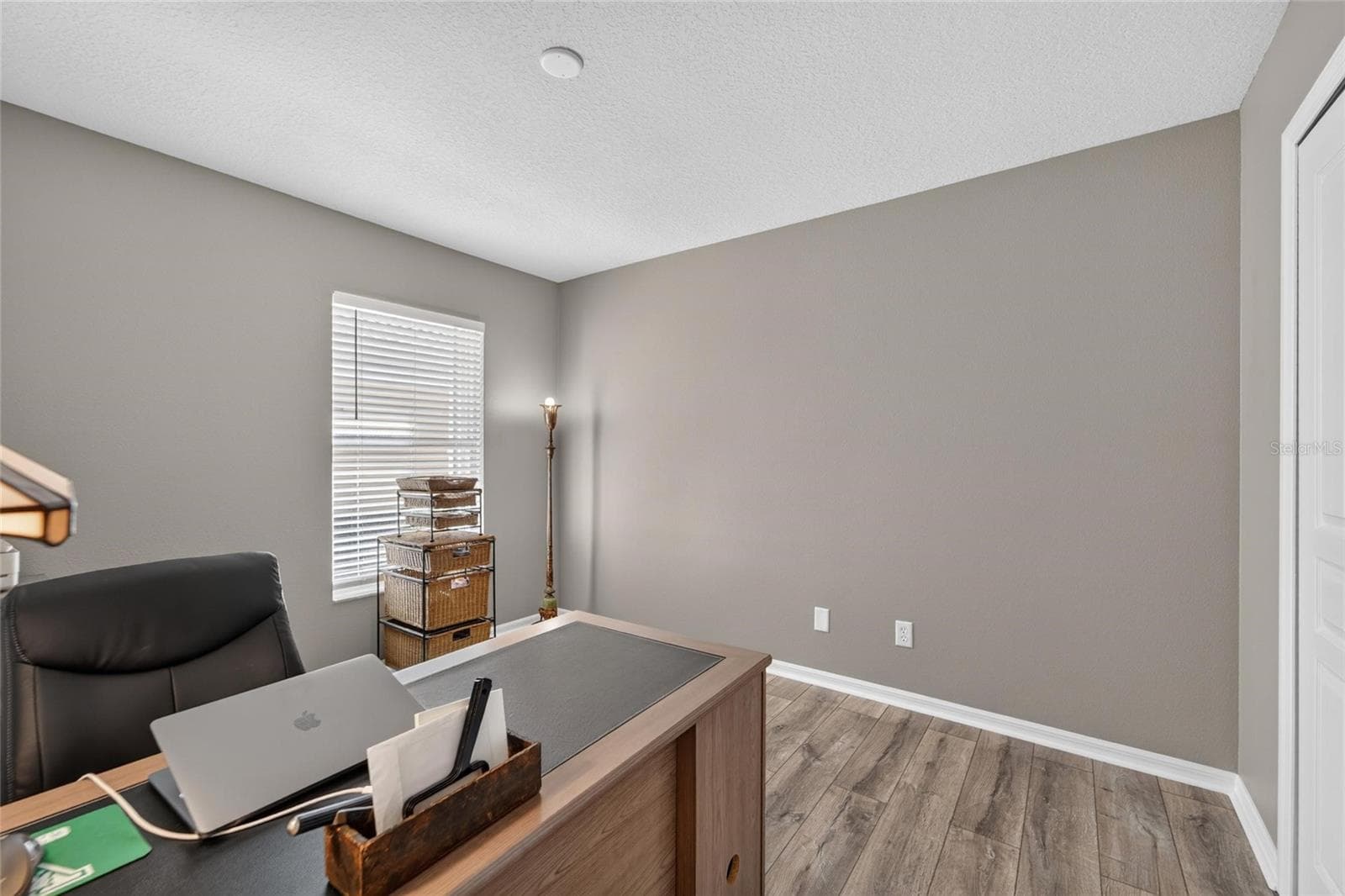 Single Family Residence at 174 BRAEMAR AVE, VENICE, photo 37 of 99