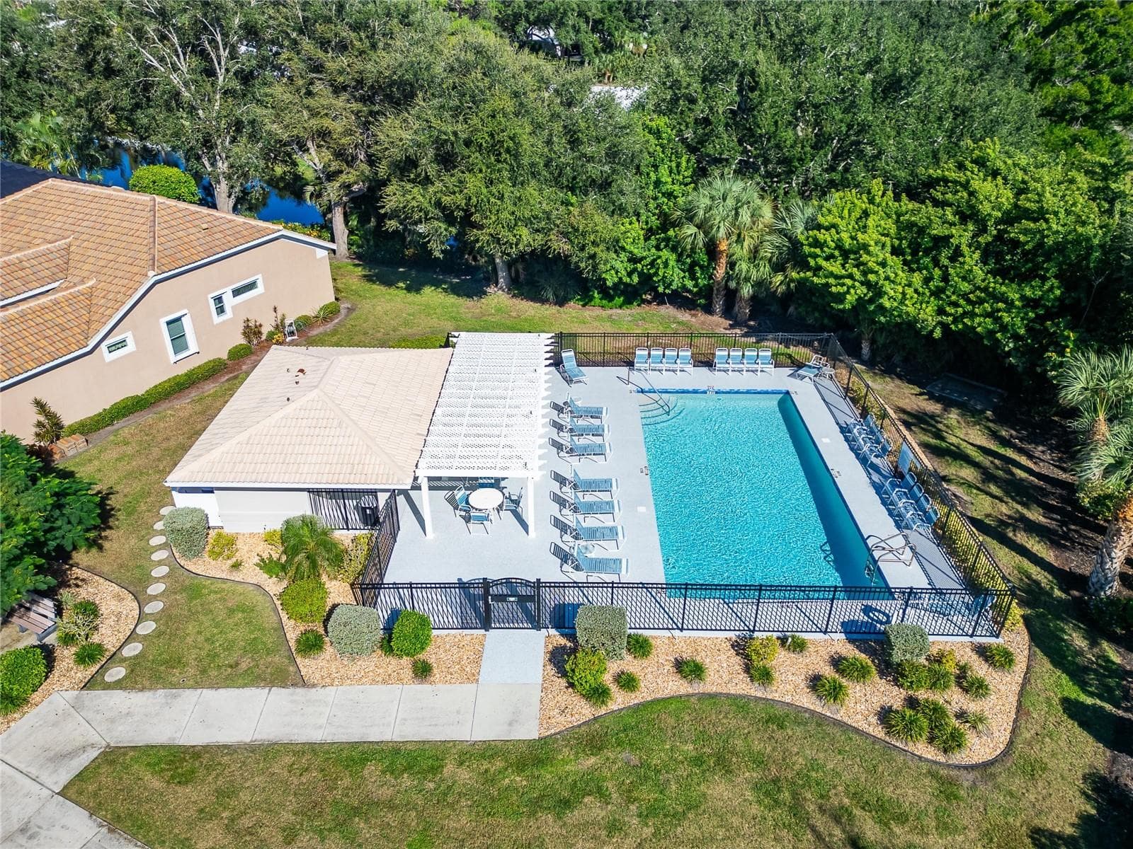 Single Family Residence at 174 BRAEMAR AVE, VENICE, photo 50 of 99
