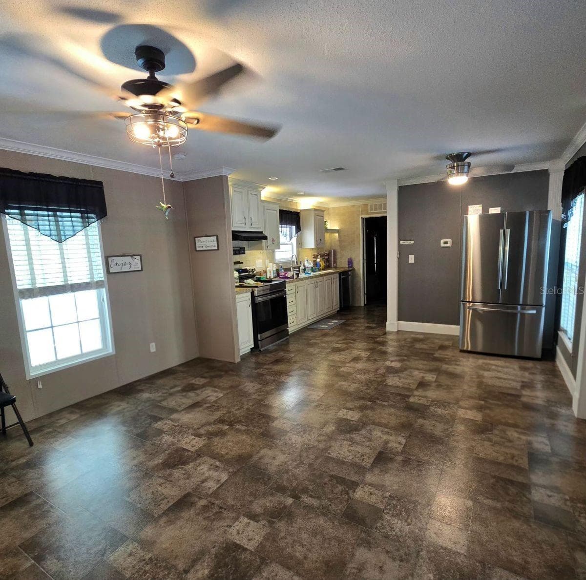 Livingroom - 9837 SE 160TH LN, SUMMERFIELD