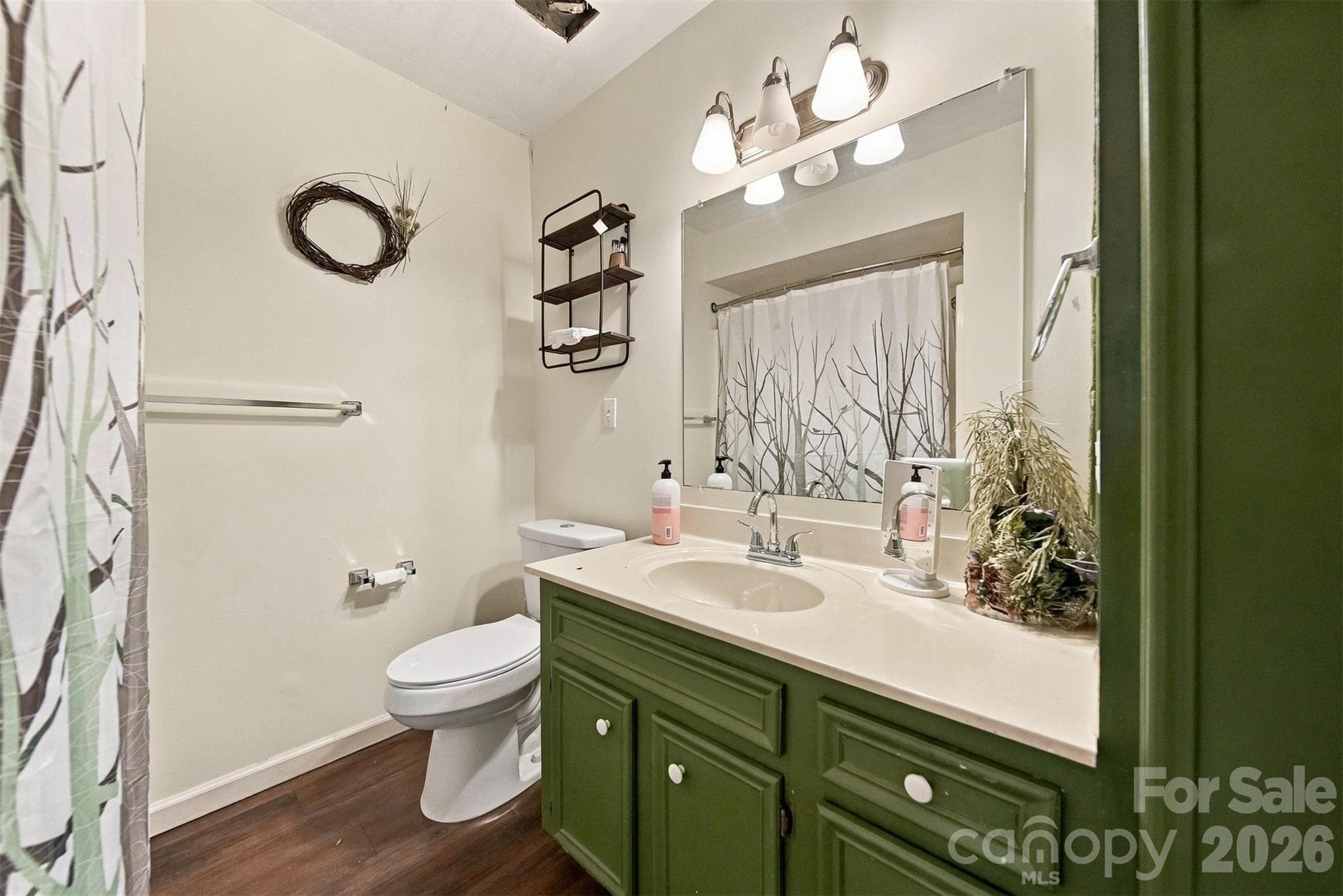 Guest House full bath 1 - 183 Falls Avenue, Granite Falls