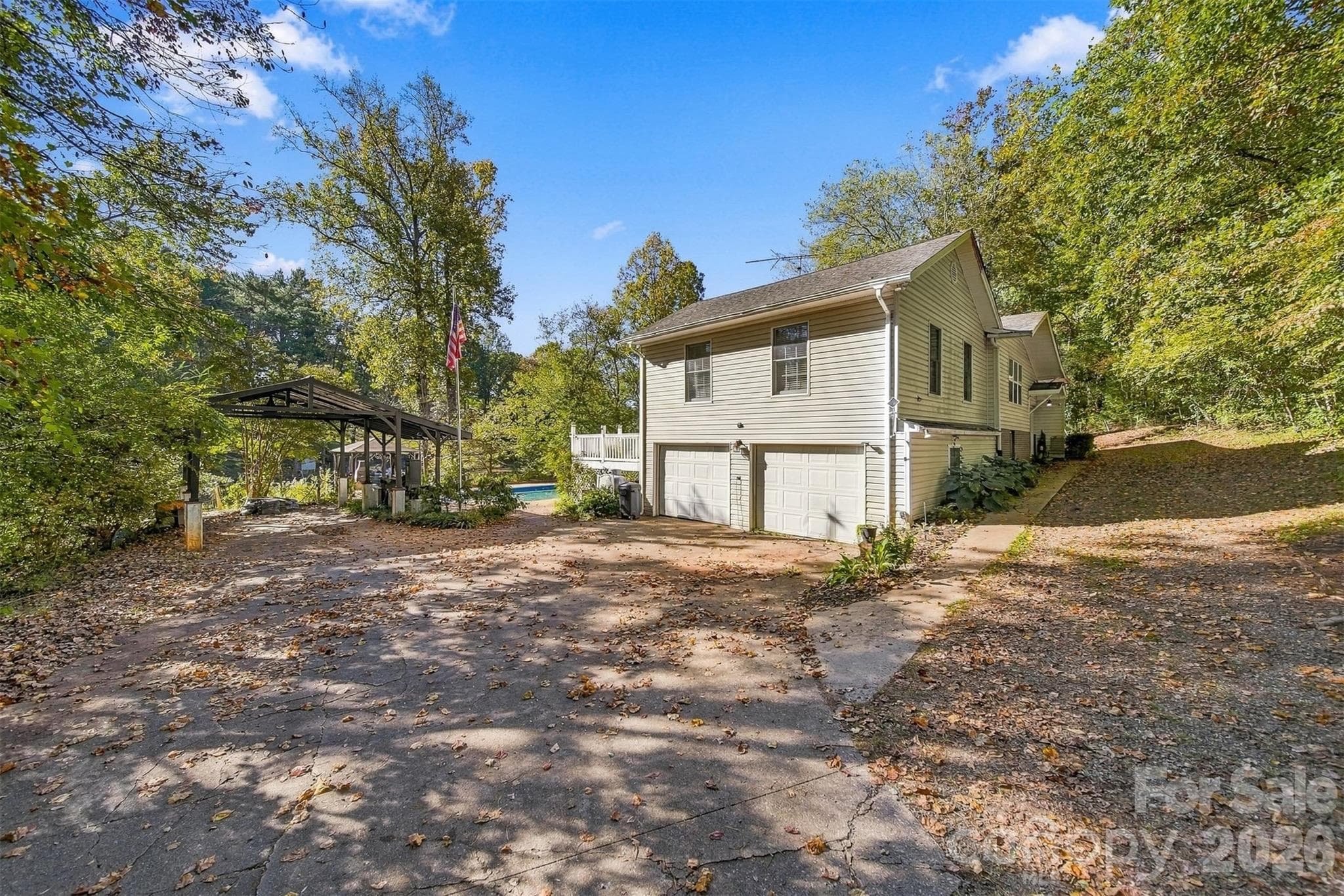 Main House 2 car garage - 183 Falls Avenue, Granite Falls