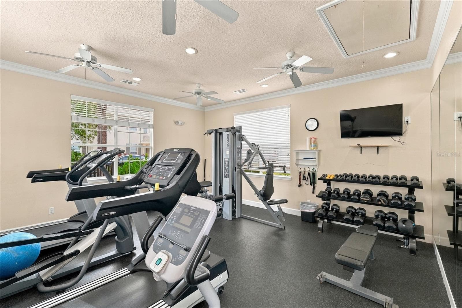 Well equiped fitness room - 7946 TYBEE CT, UNIVERSITY PARK