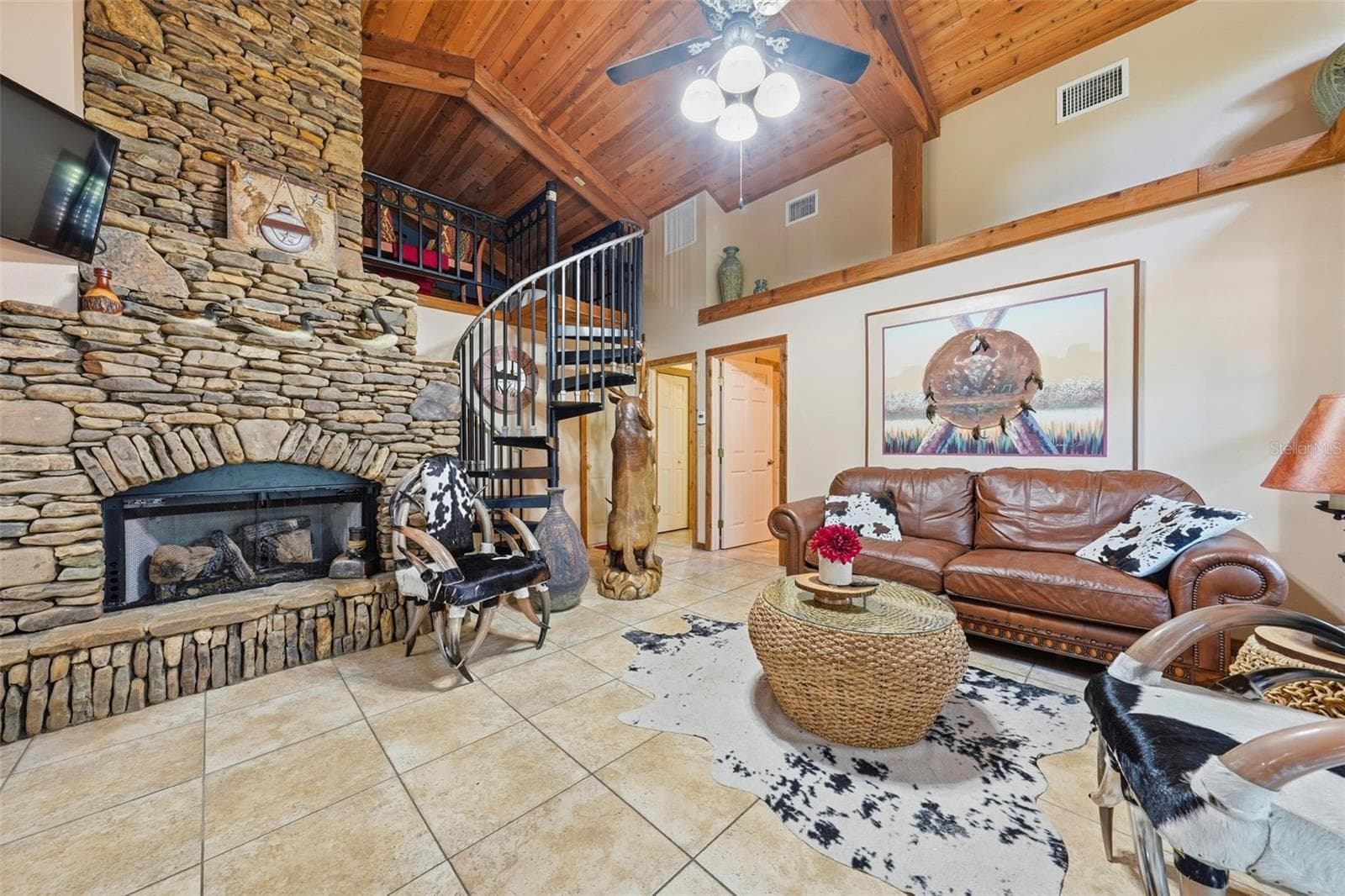 Guest house firepalce - 15211 VINOLA PL, MONTVERDE