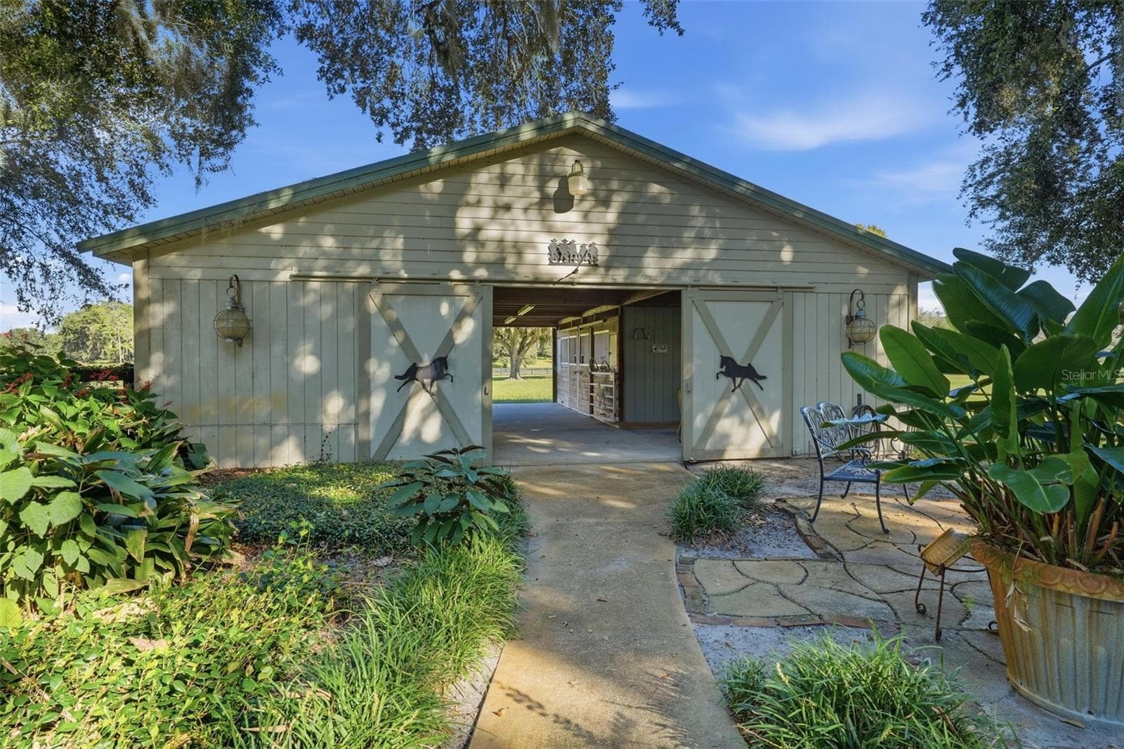 4 stall horse barn - 15211 VINOLA PL, MONTVERDE