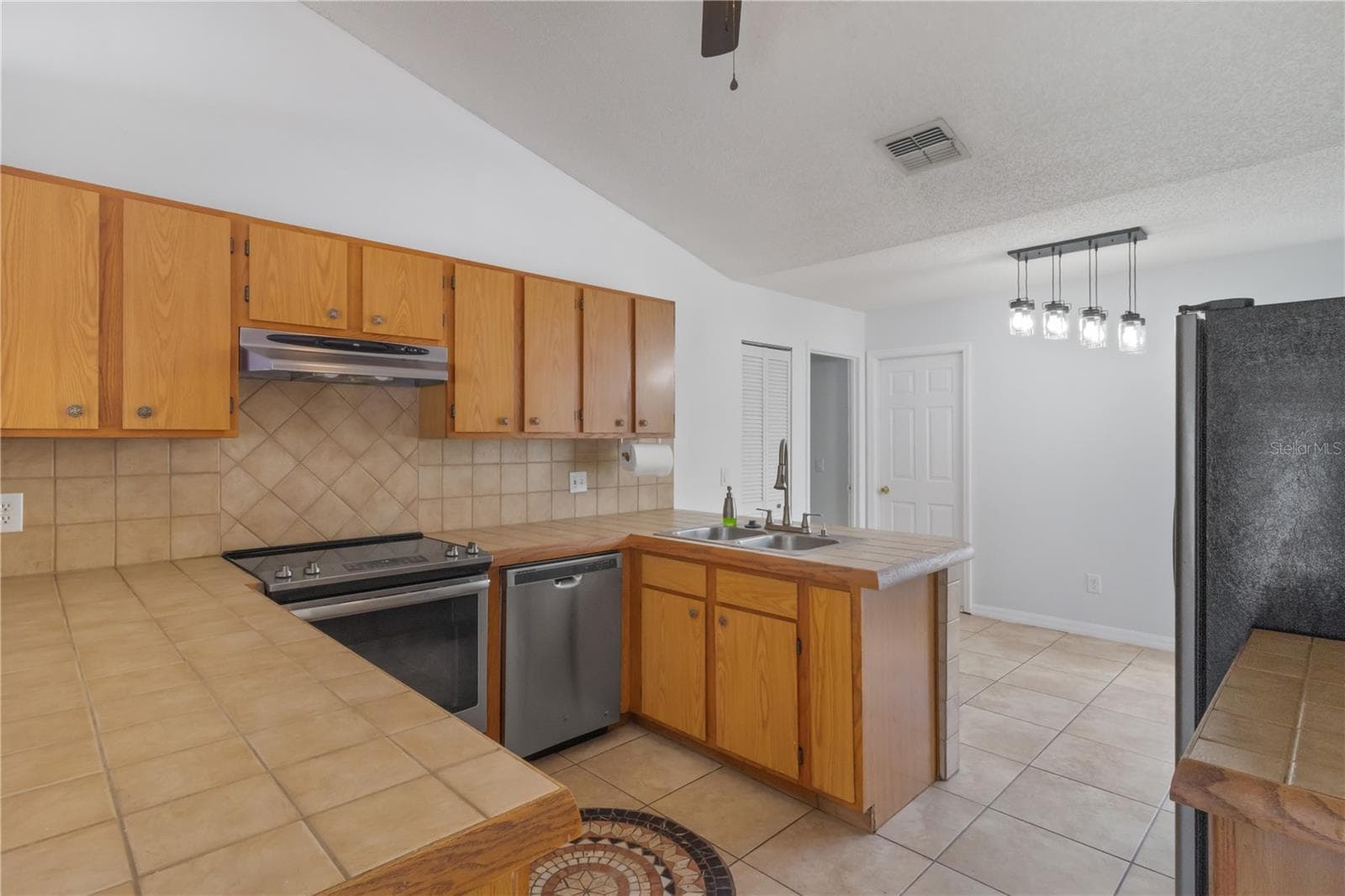 Kitchen - 2957 GIMLET DR, DELTONA