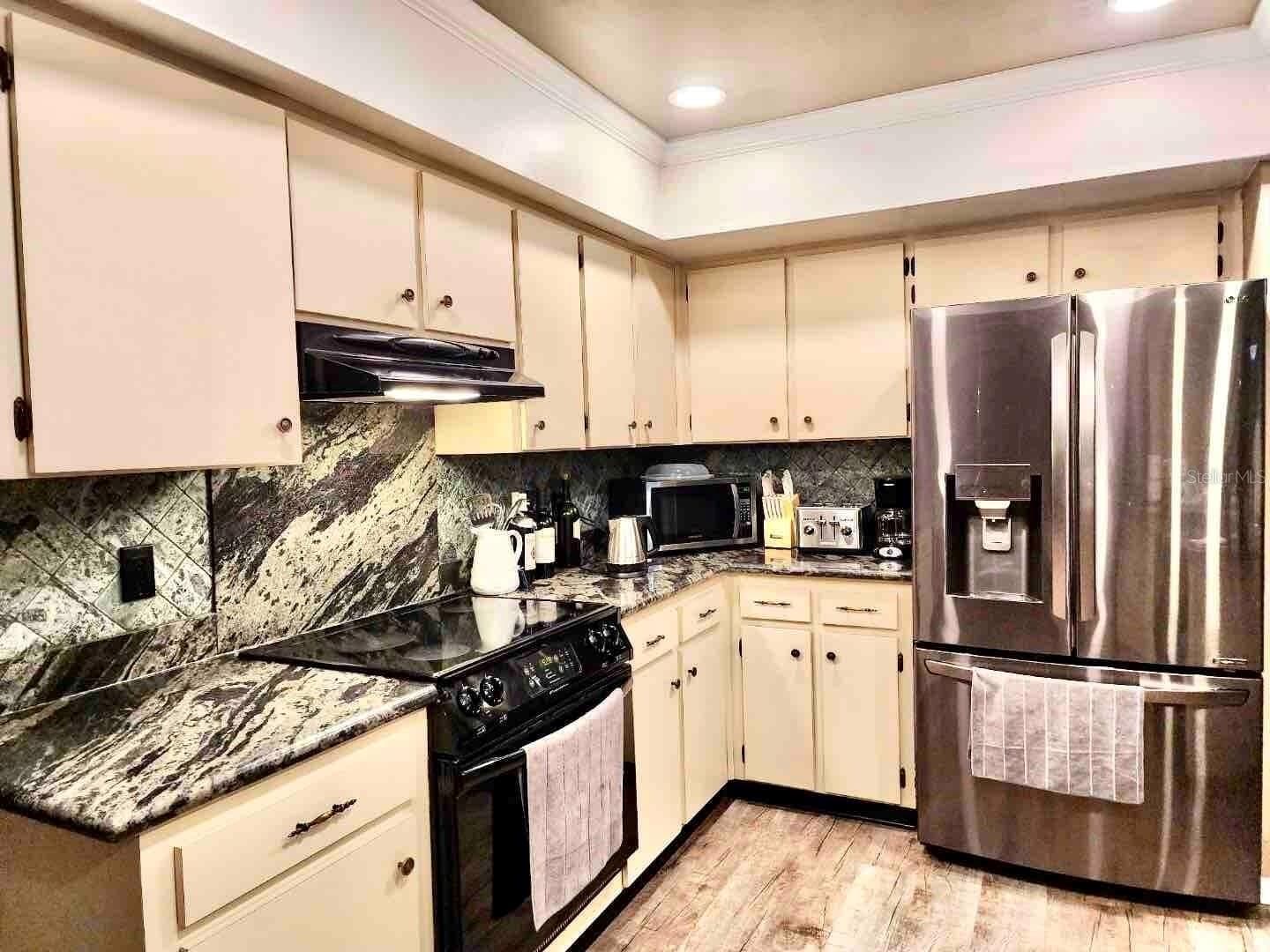 Single Family Residence at 16222 E COURSE DR, TAMPA, photo 10 of 38