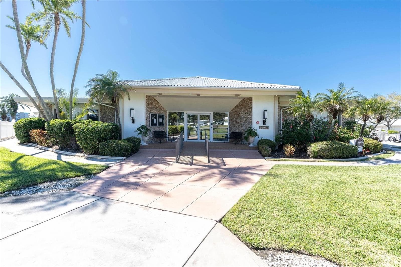 Single Family Residence at 14968 IMPERIAL POINT DR N, LARGO, photo 45 of 62