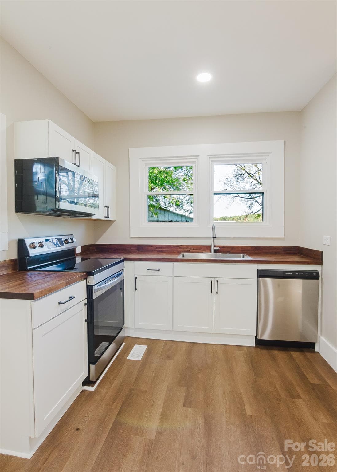 Single Family Residence at 310 E Church Street, Richfield, photo 5 of 37