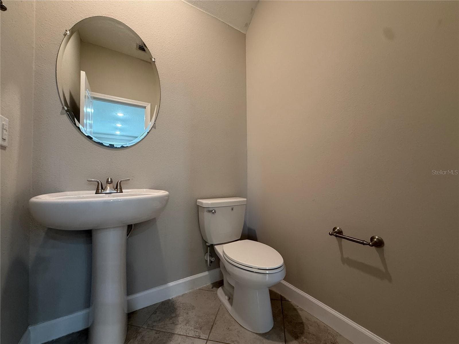 Single Family Residence at 6244 ENGLISH HOLLOW RD, TAMPA, photo 18 of 32