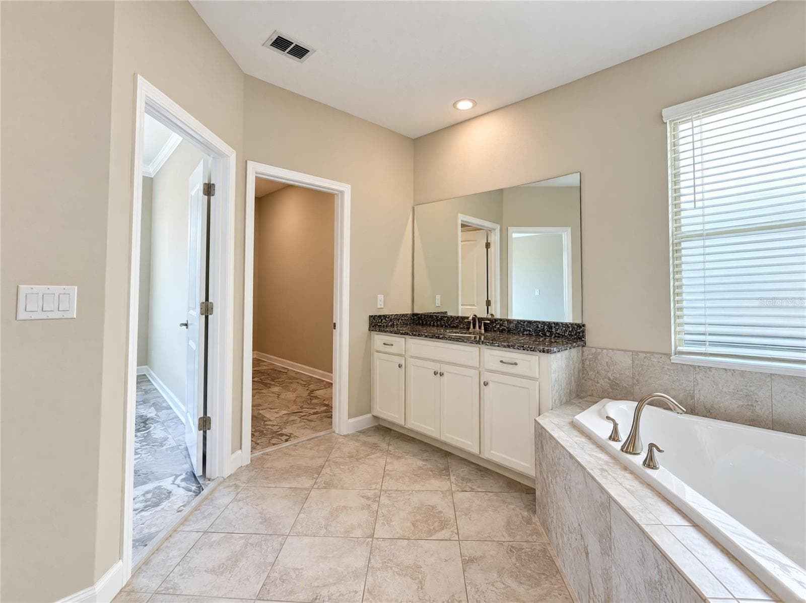 Single Family Residence at 6244 ENGLISH HOLLOW RD, TAMPA, photo 20 of 32